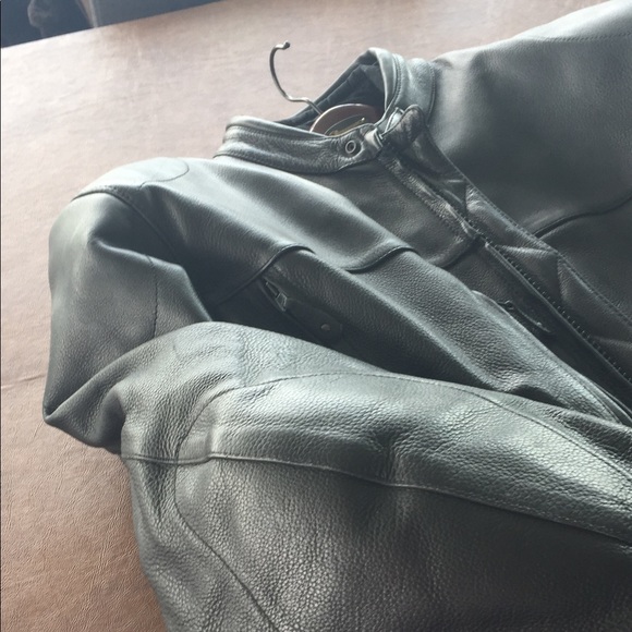 Men’s Leather Motorcycle Jacket-Worn 3x-Looks New - Picture 9 of 10